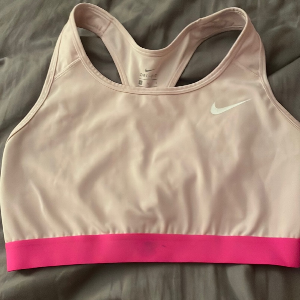 pink nike sports bra